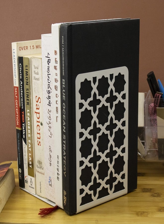 Spillbox حوامل كتب معدنية مانعة للانزلاق من Spillbox | رفوف كتب | طاولة دراسة | ديكور منزلي | حوامل | حافظة | دعامة | قاعدة | شديدة التحمل | طقم | حوامل كتب للمكتب والمنزل - وايت ستار - Image 1